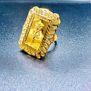 women ring 10